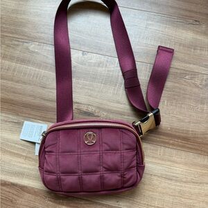 Lululemon Everywhere Belt Bag Quilted Velour Color Burgundy